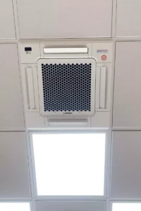 Klimadeckenkassette-Buero-Praxis-Laden-Klimaanlage-in-der-Naehe